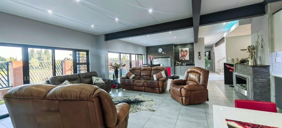 4 Bedroom Property for Sale in Tuscany Ridge North West